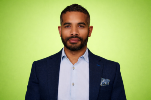 سايمون بيترز، محلل العملات الرقمية في إيتورو